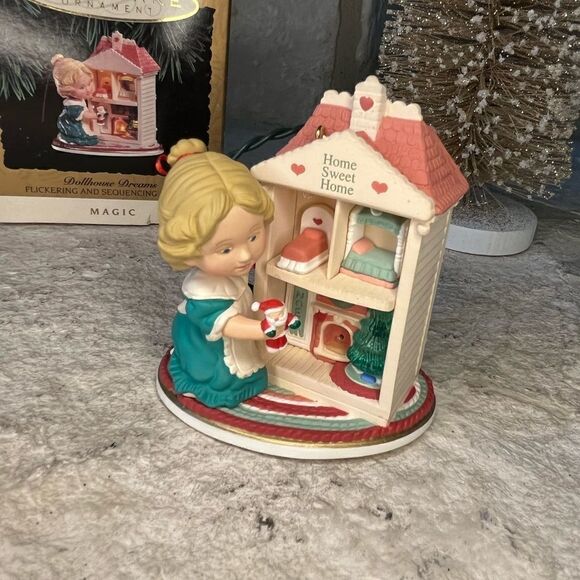 Hallmark Keepsake Dollhouse Dreams Magic series 1993 - Picture 3 of 4